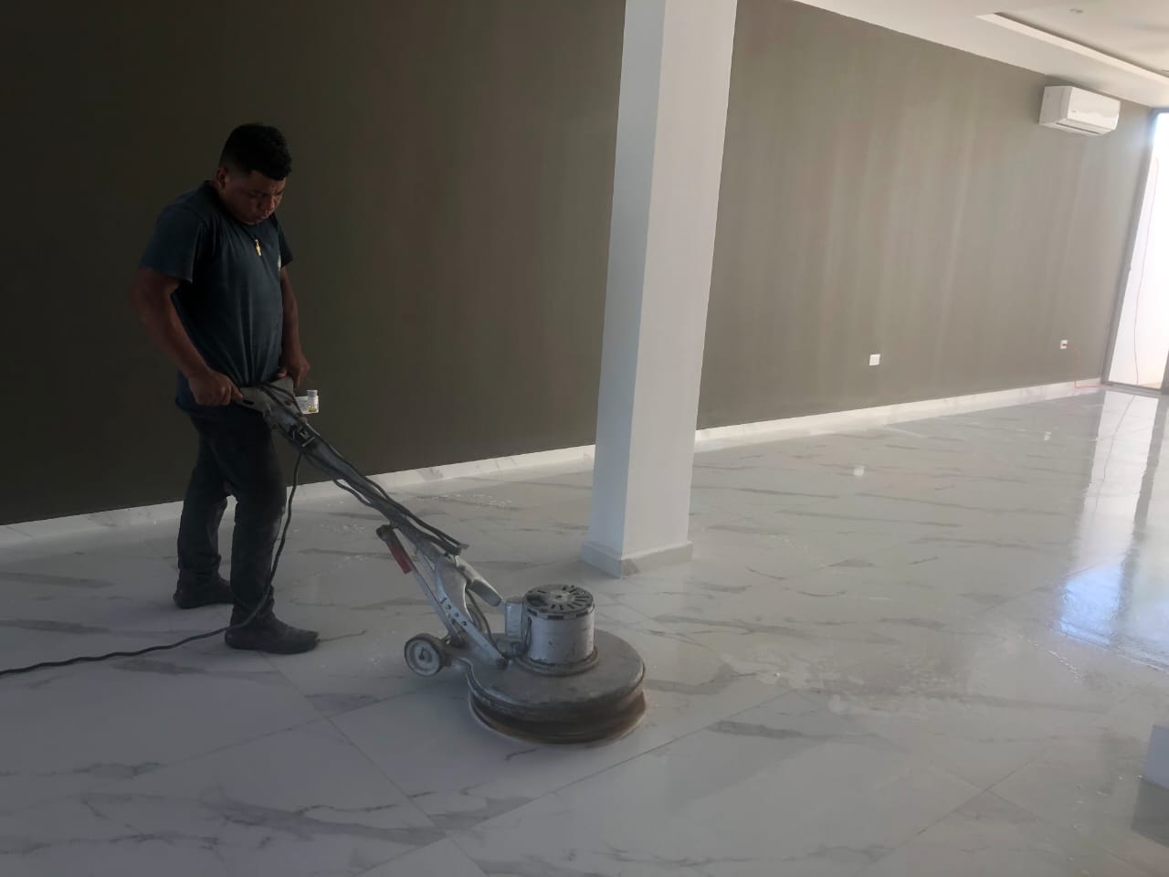 Pulido y restauración de pisos en Cancún