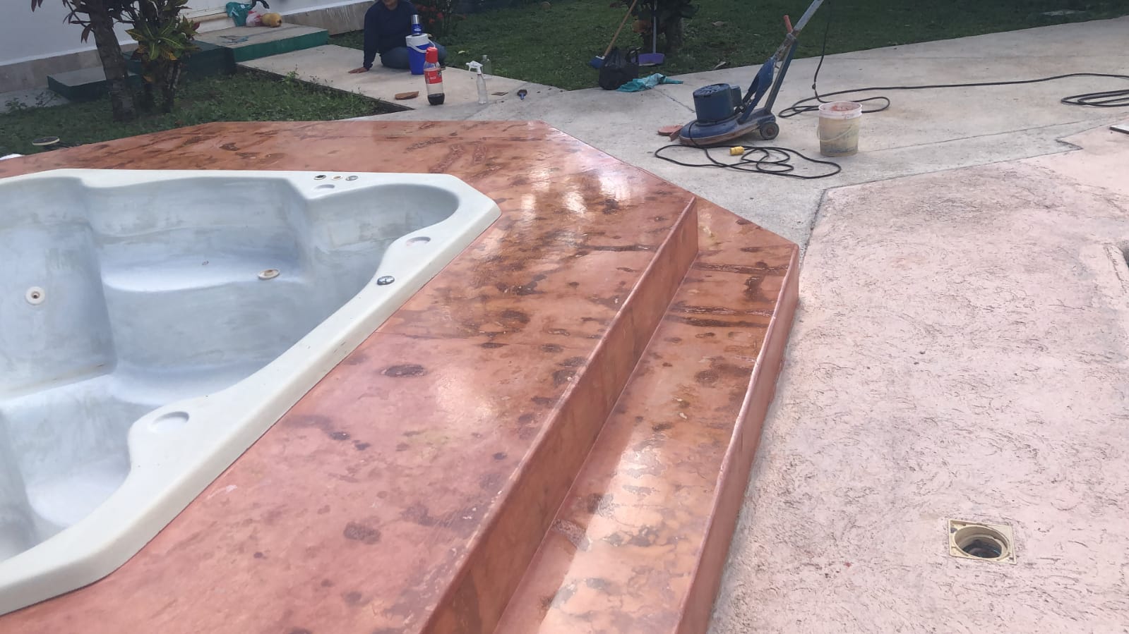 Resultado final del pulido y restauración de pisos