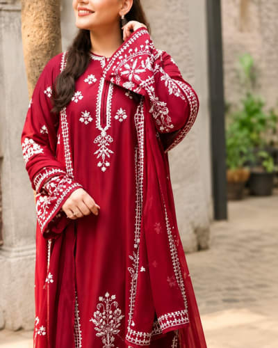 Red Embroidered Dhanak 3 Piece Unstitched Winter Suit