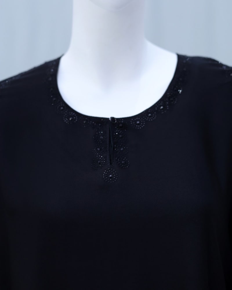 Deep Black Premium Modest Abaya – Elegant Ready-to-Wear