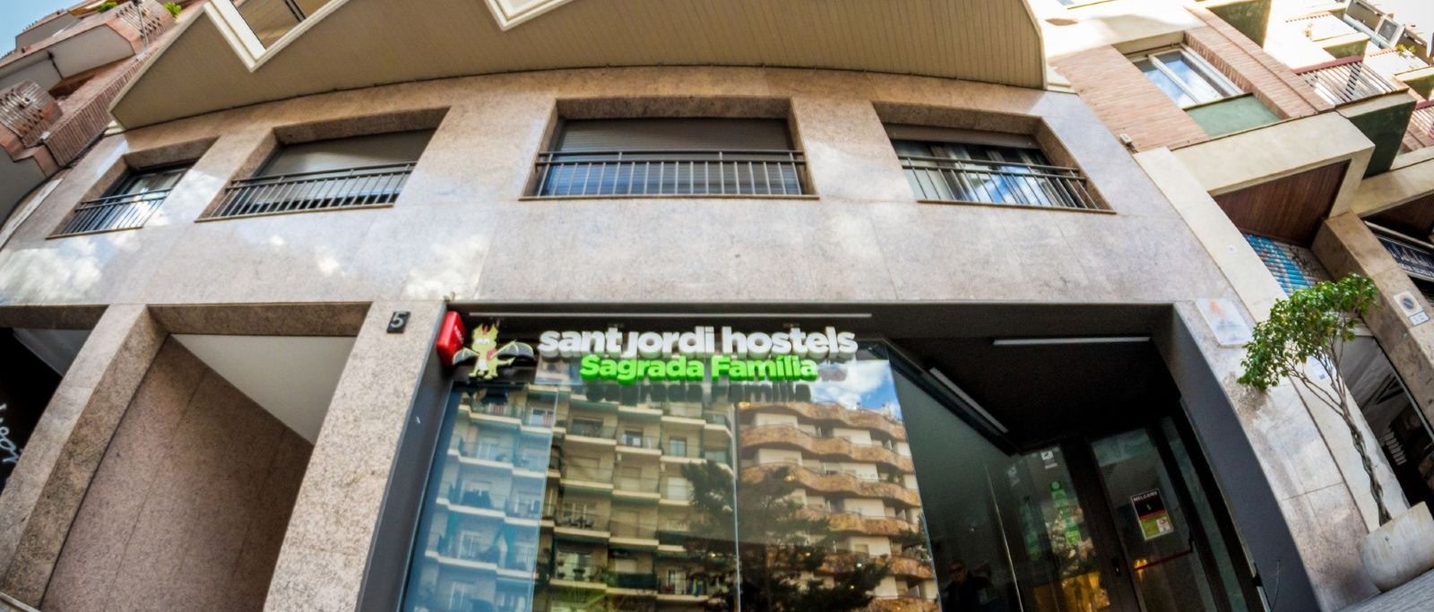 Sant Jordi Hostels Sagrada Familia - fotoğraf 1