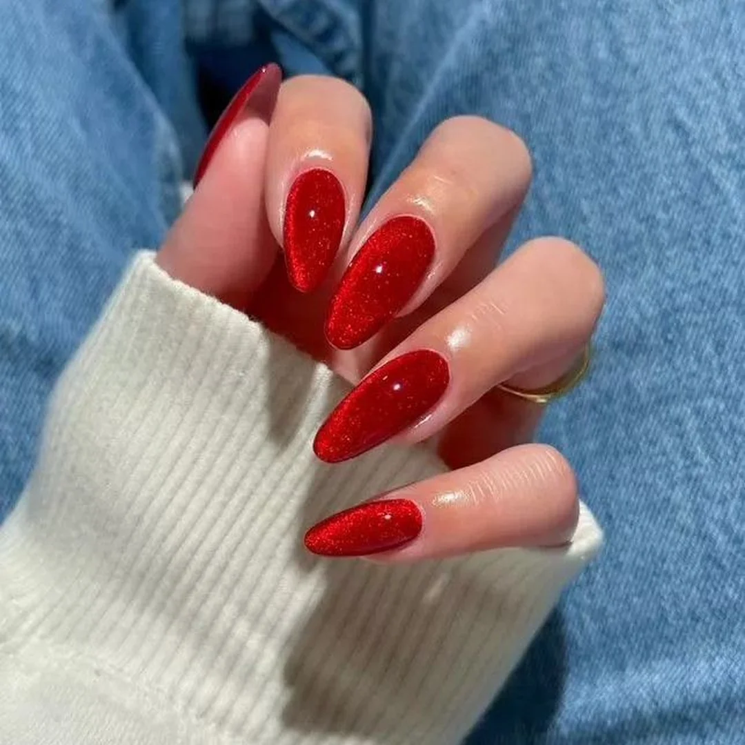 Velvet Cat Eye Nails: Master the Matte Shimmer Effect