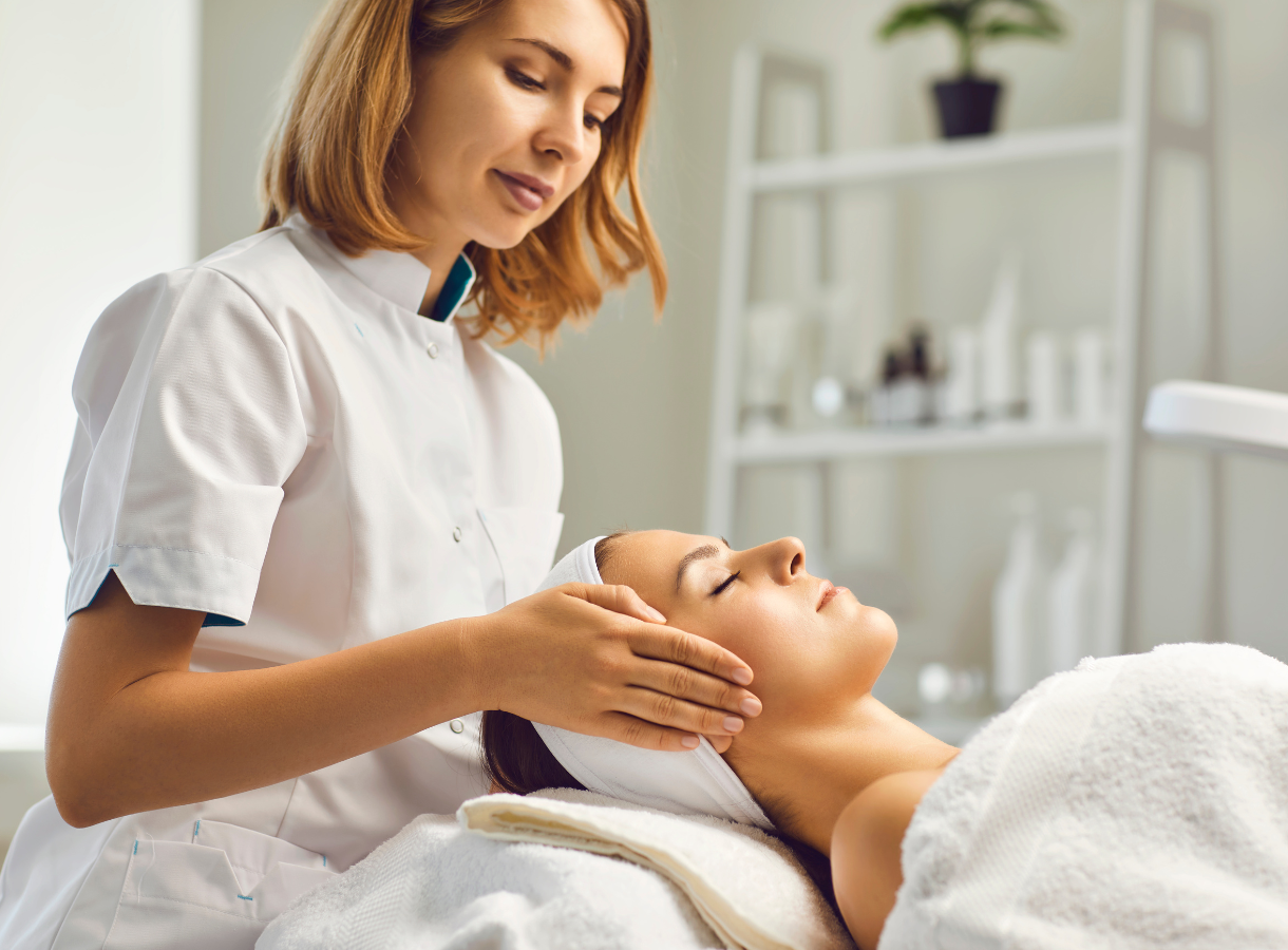 Beautician with a client