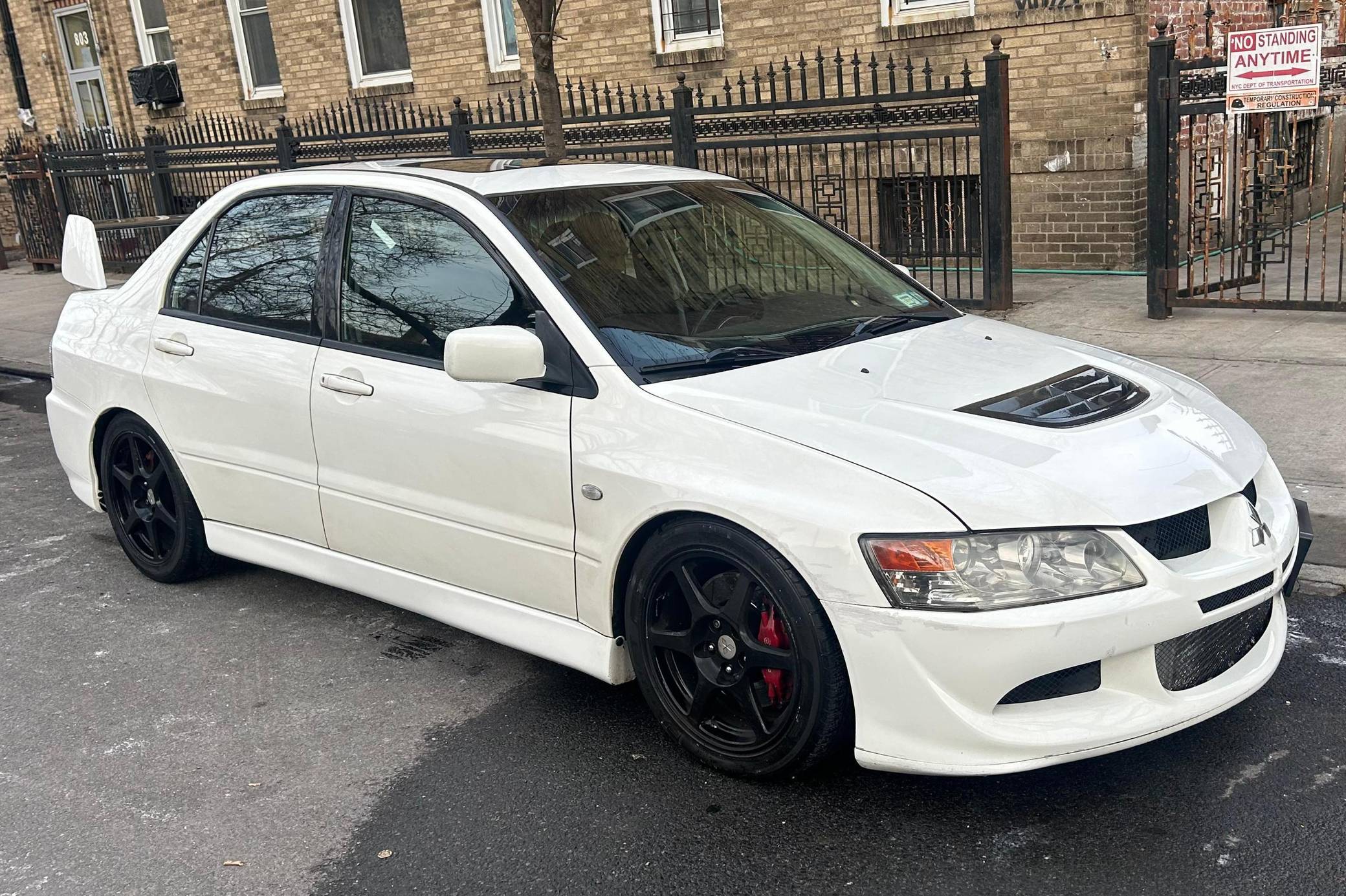 MITSUBISHI Lancer Evolution