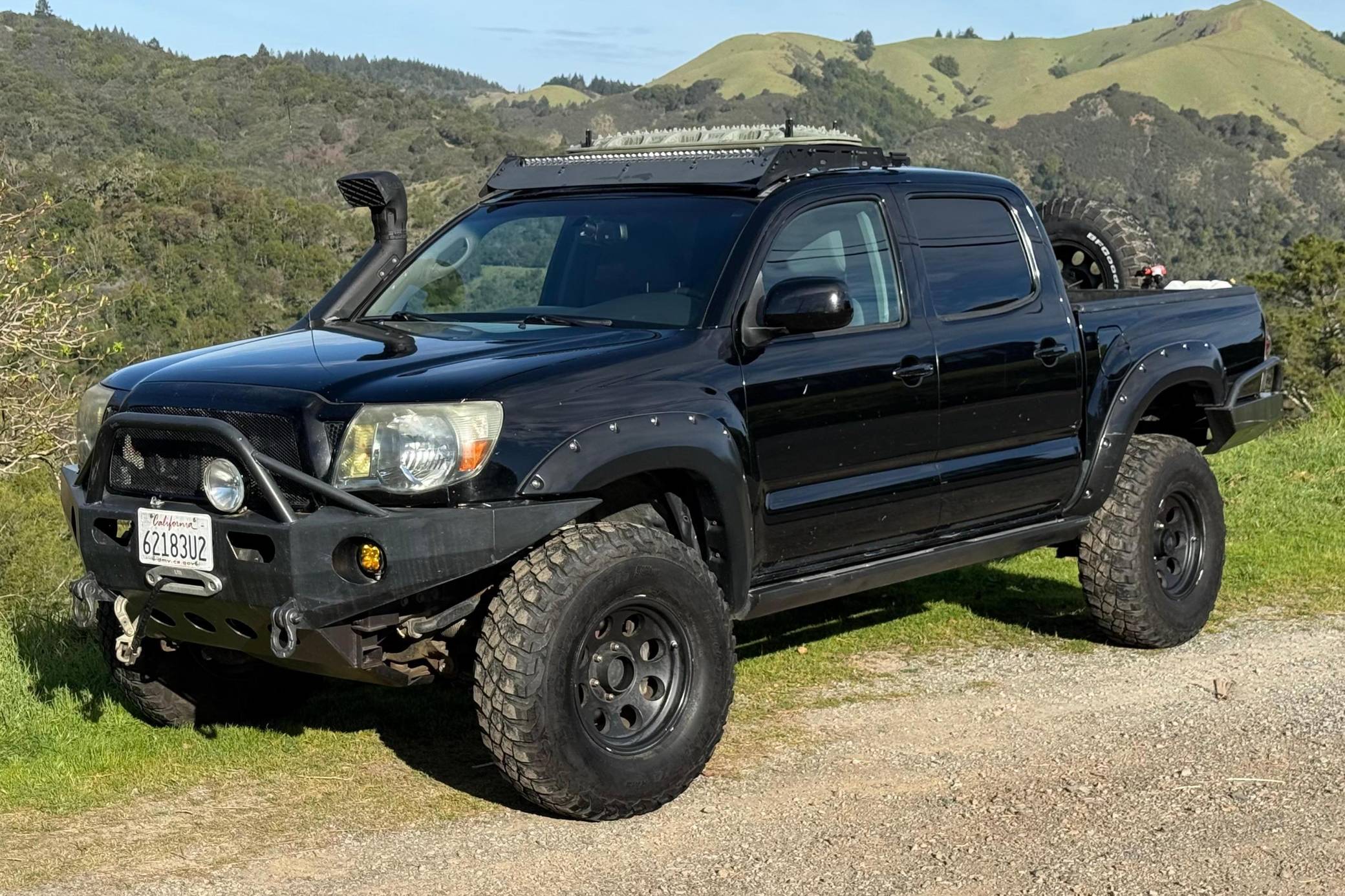 TOYOTA Tacoma
