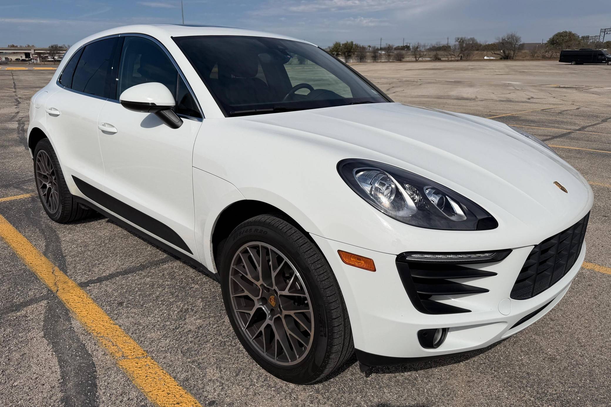 PORSCHE Macan