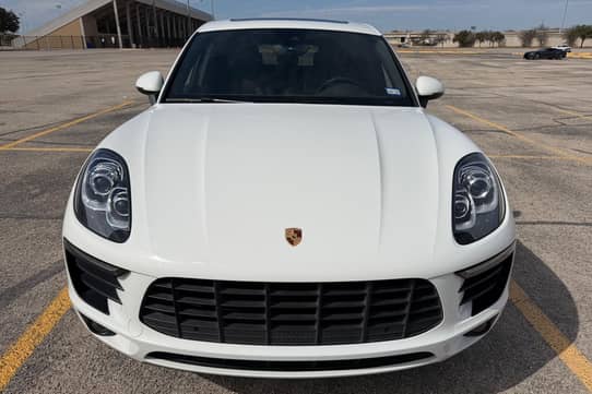 2017 PORSCHE Macan view 2