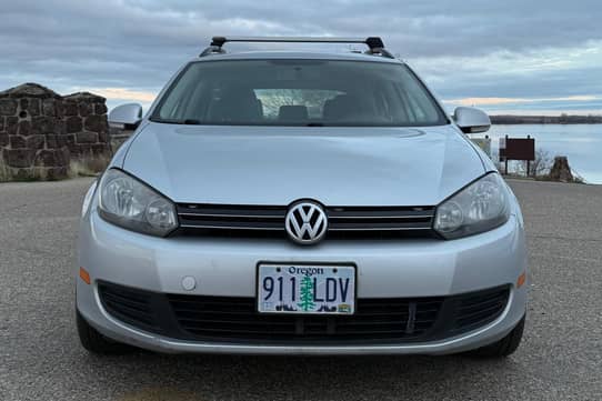 2012 VOLKSWAGEN Jetta SportWagen view 2