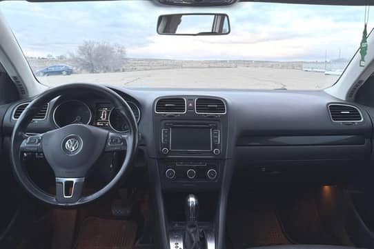 2012 VOLKSWAGEN Jetta SportWagen view 6
