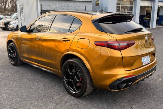 2022 ALFA ROMEO Stelvio view 3