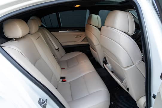 2012 BMW 550i view 7