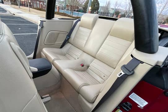 2005 FORD Mustang view 7