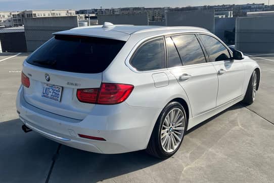 2015 BMW 328i view 3