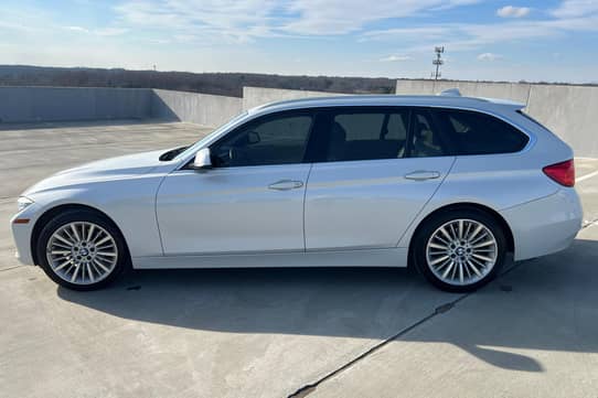 2015 BMW 328i view 4