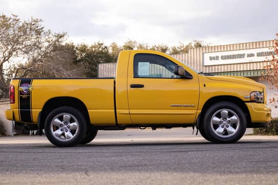 2005 DODGE Ram view 4