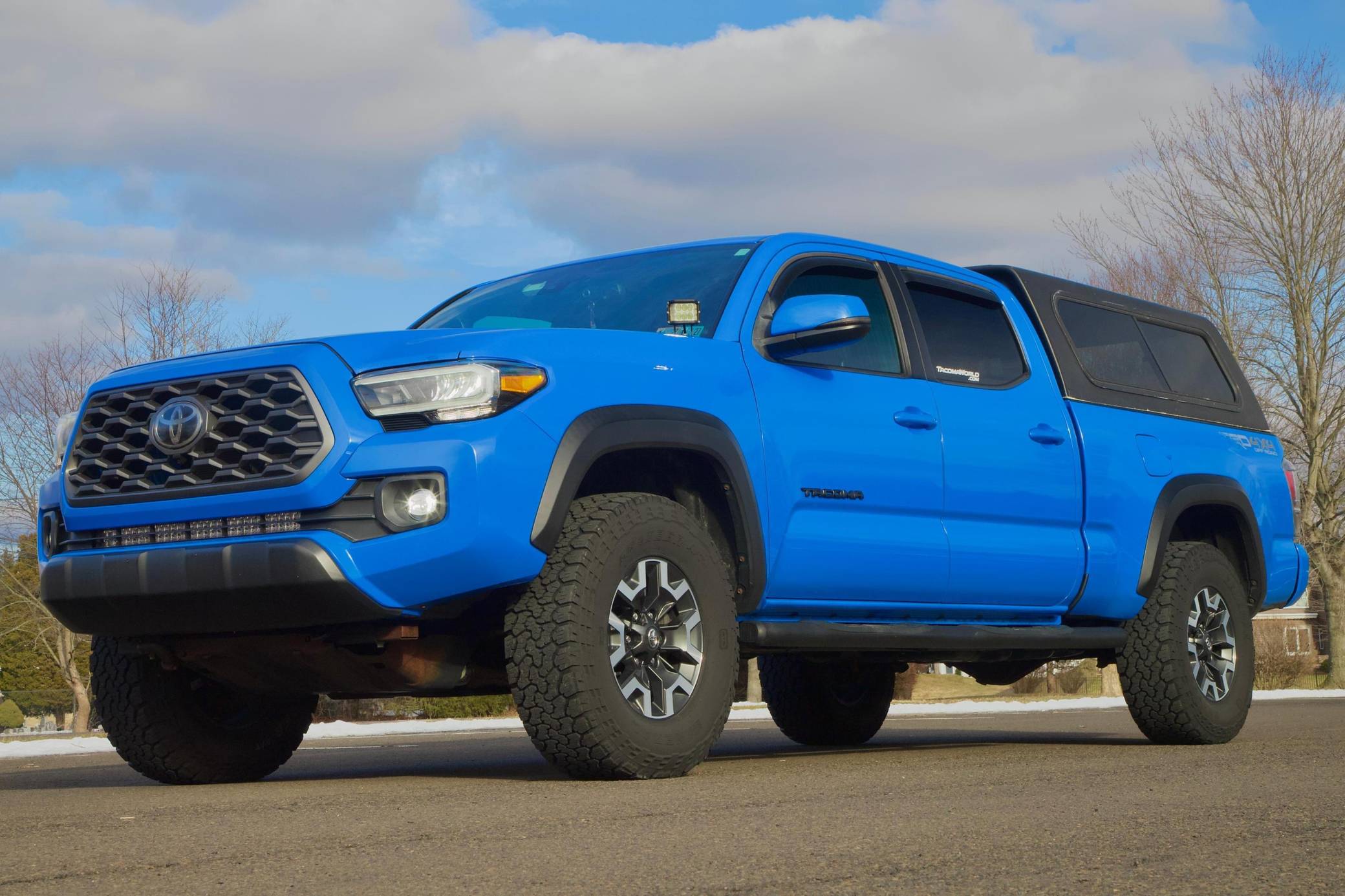 TOYOTA Tacoma