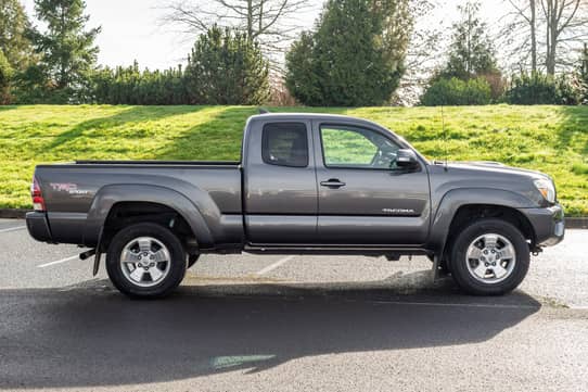 2012 TOYOTA Tacoma view 4