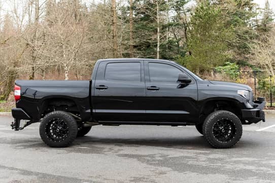 2017 TOYOTA Tundra view 3