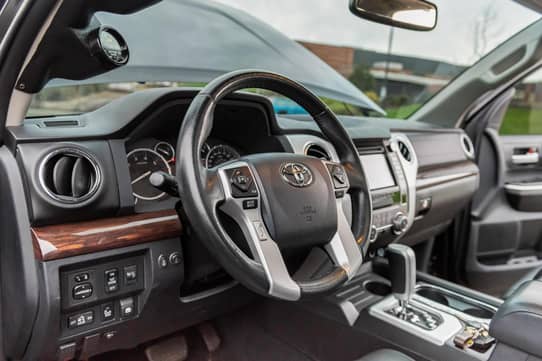 2017 TOYOTA Tundra view 5