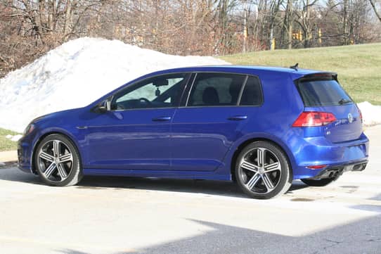 2016 VOLKSWAGEN Golf R view 3