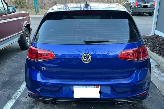 2016 VOLKSWAGEN Golf R view 5