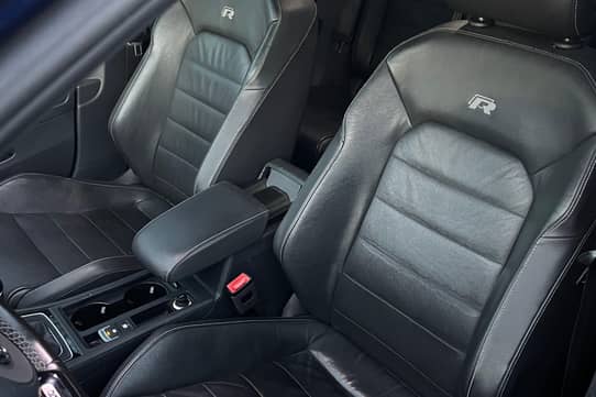 2016 VOLKSWAGEN Golf R view 8