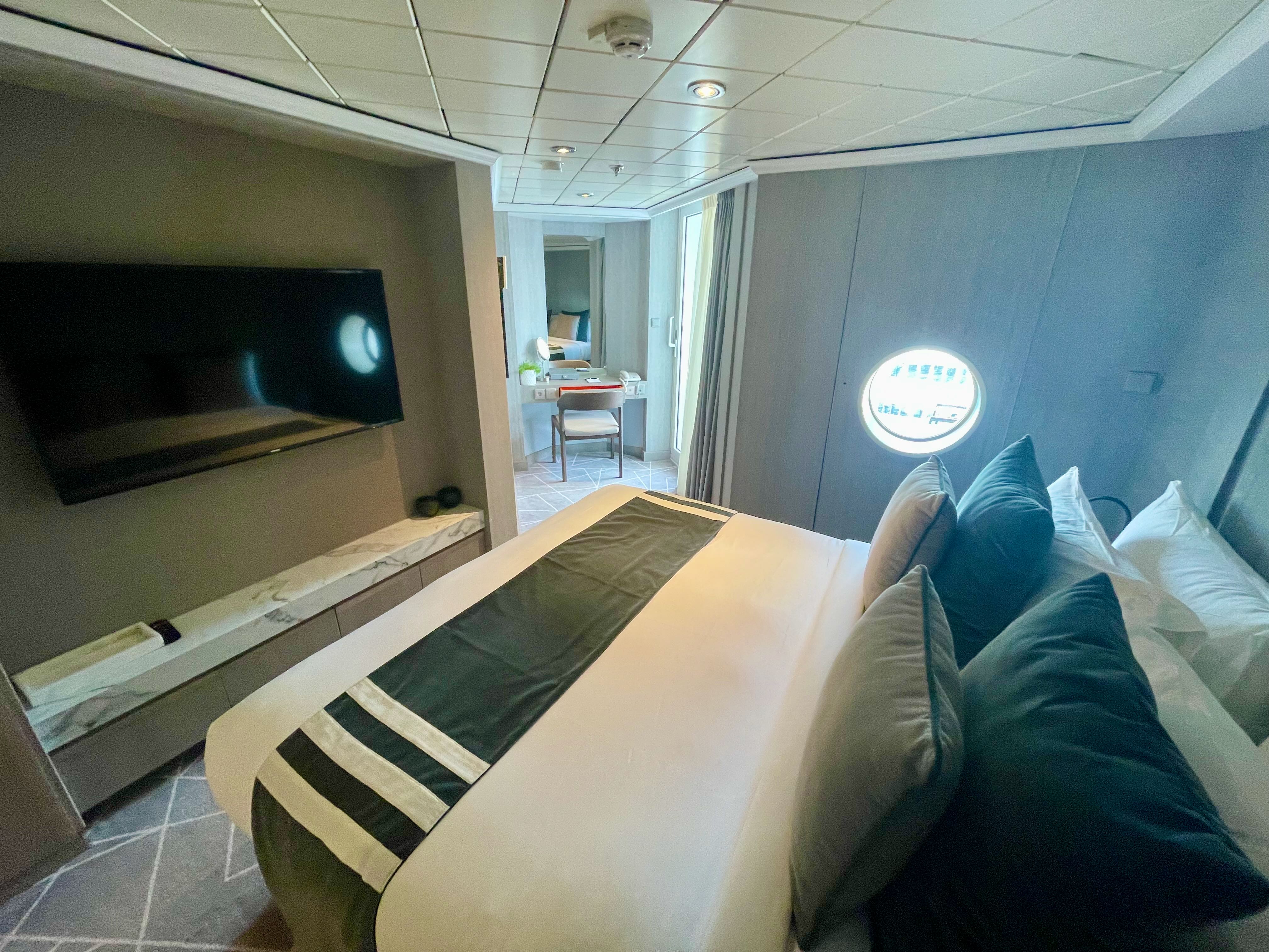 Suite arrival welcome setup — fruit, wine, snacks