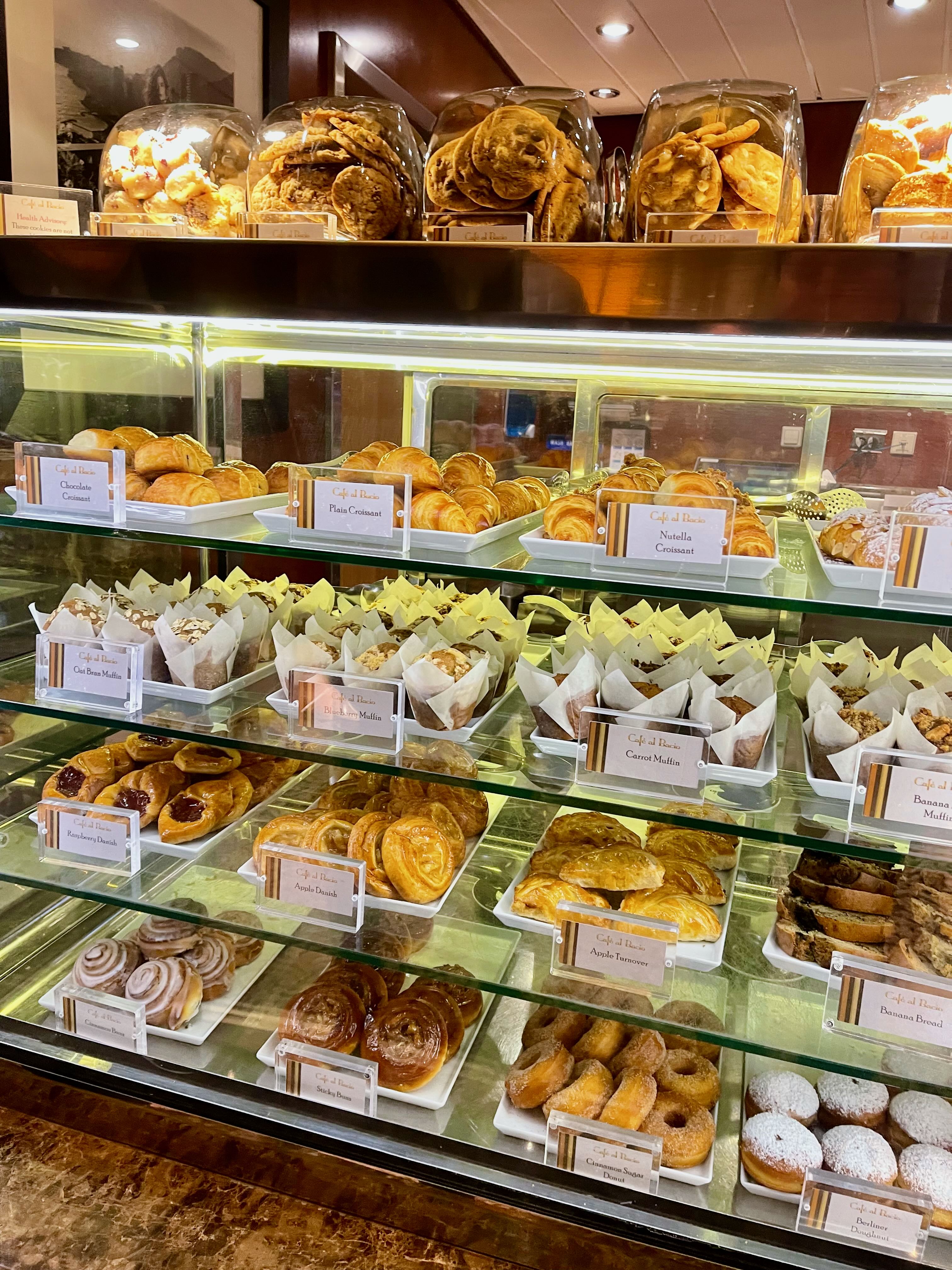 Café il Bacio pastry case