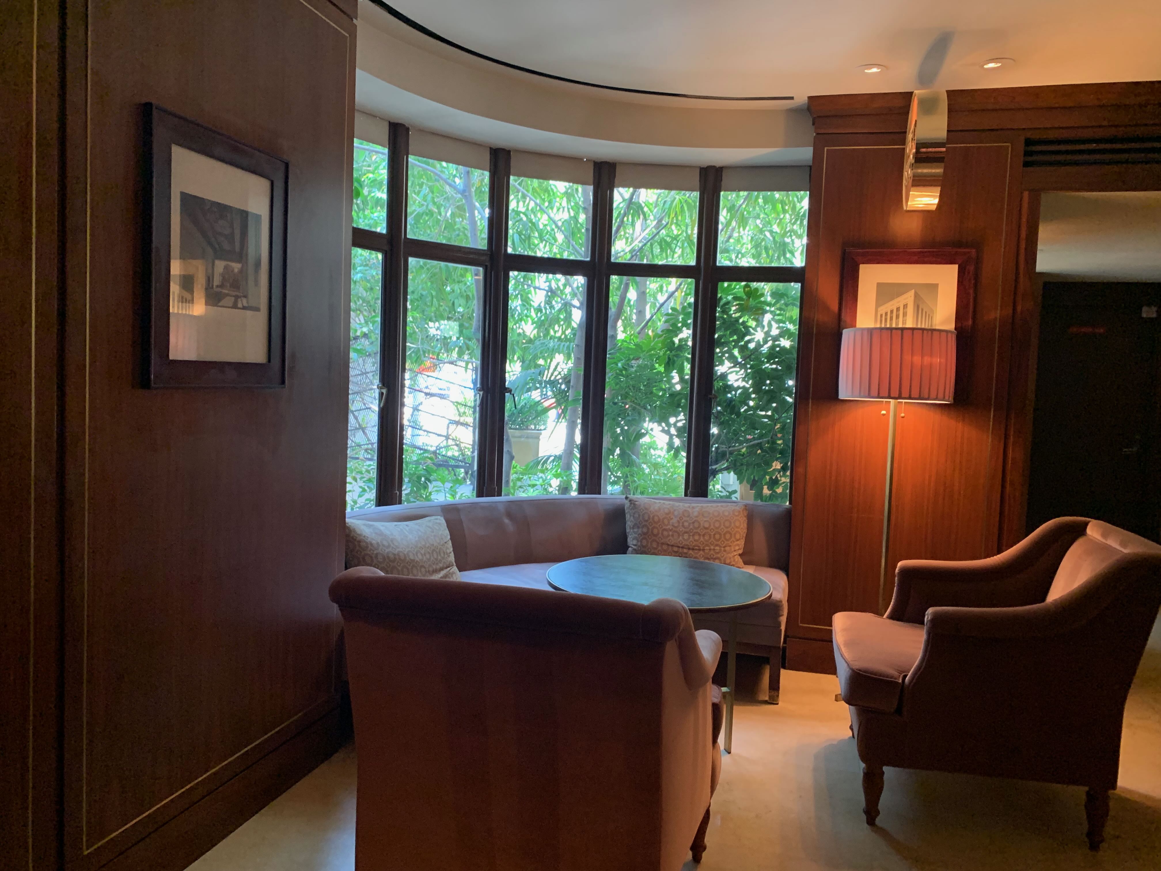 Sunset Tower Hotel — the romantic old Hollywood lobby