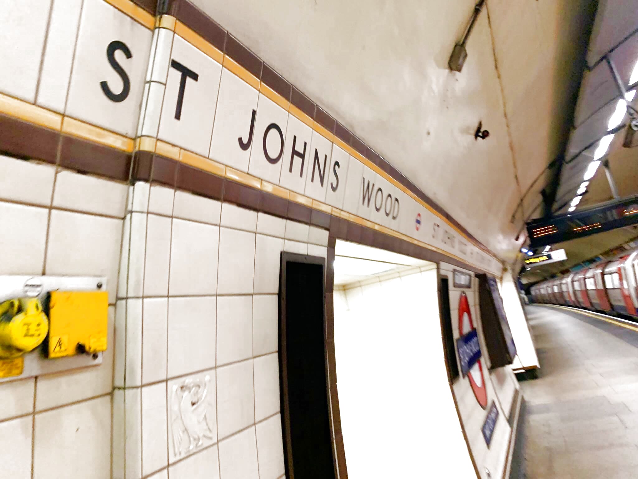 London Underground — Tube station tracks