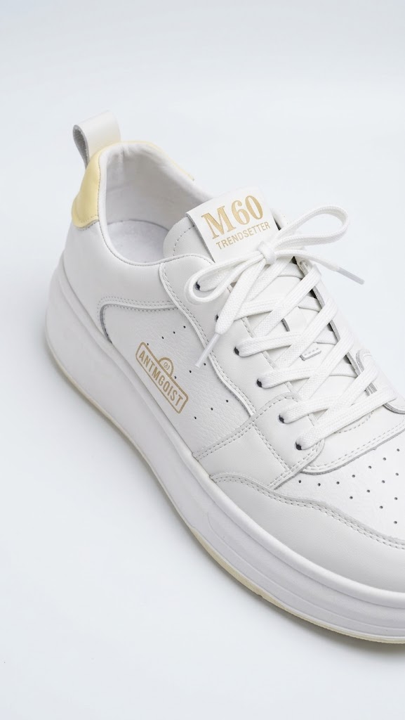 Sneakers product image