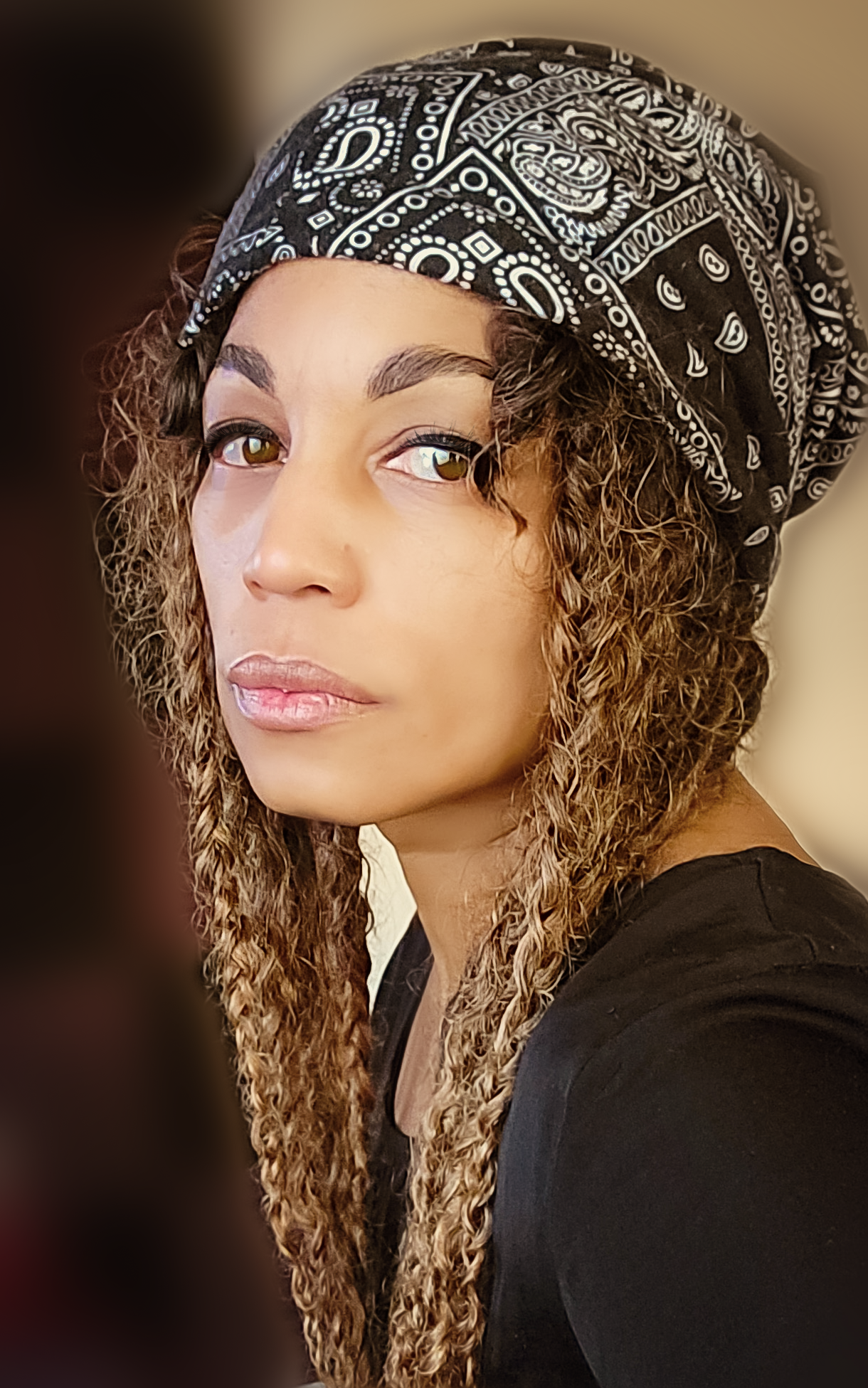 Zaina Juliette — Black Scarf