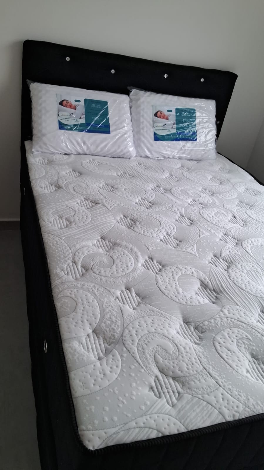 Cama baú colchão de mola casal 