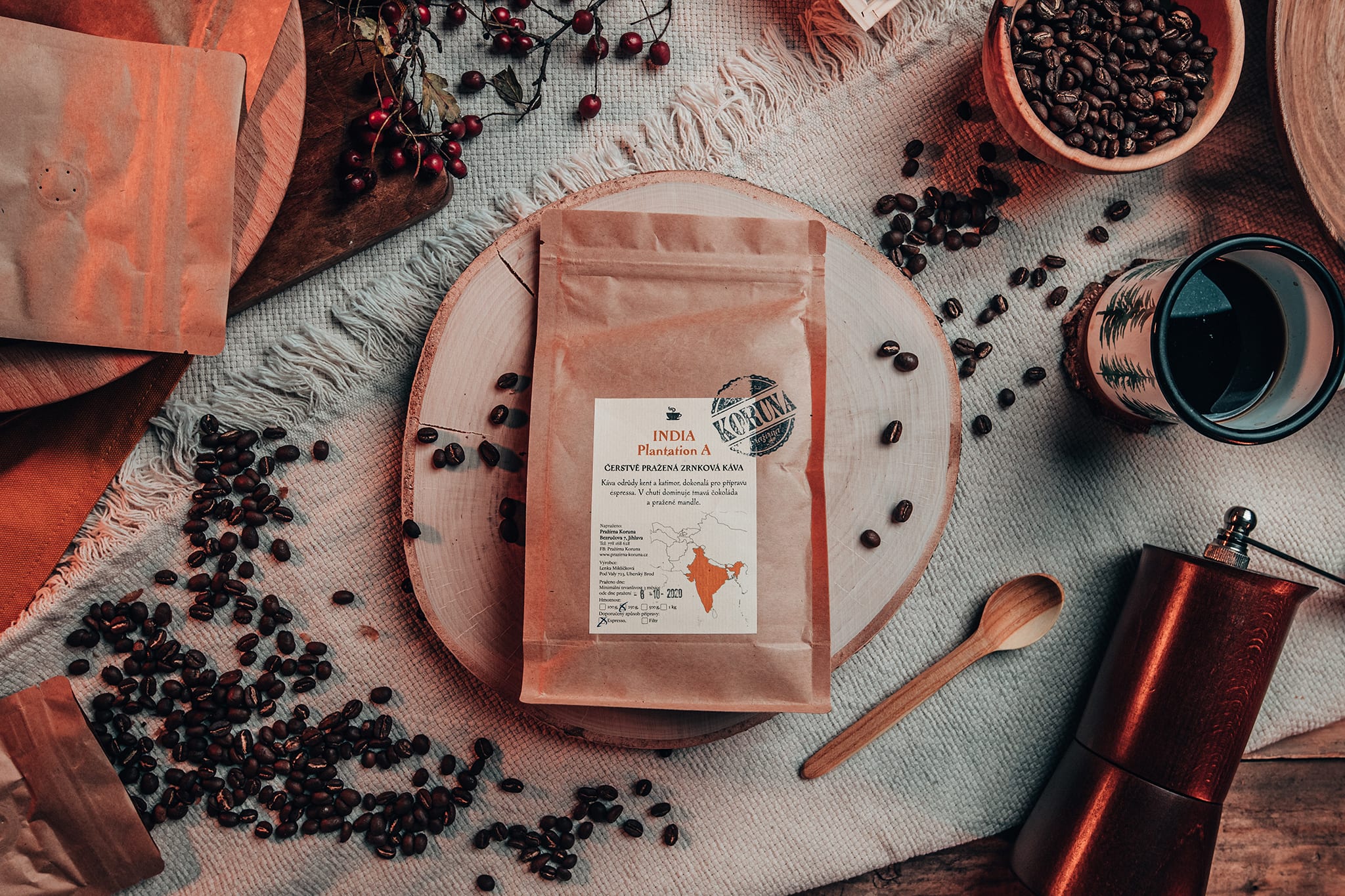 Kenjistudio - Flatlay produktová fotografie - káva - kavárna
