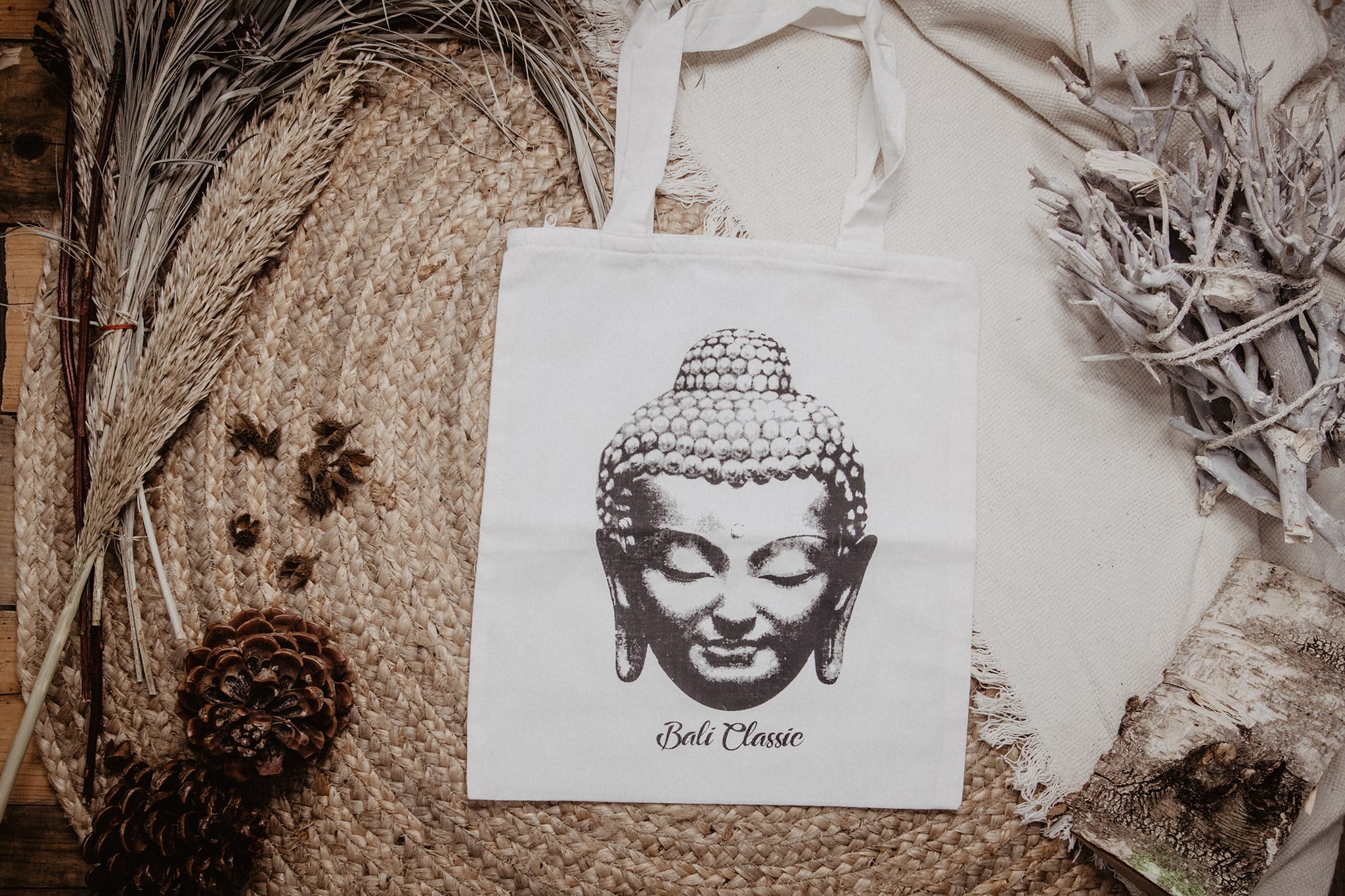 Kenjistudio - Flatlay produktová fotografie - bílá plátěná taška