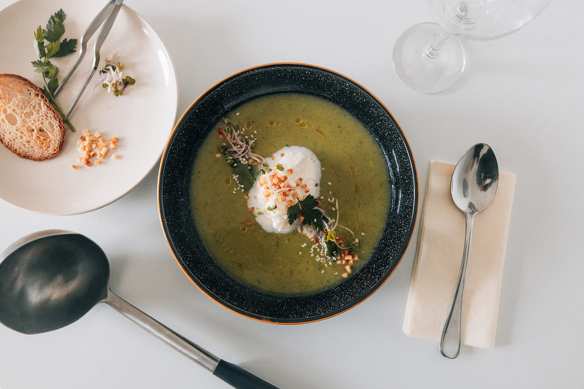 Kenjistudio - Fotografie jídla - polévka - gastronomie - restaurace