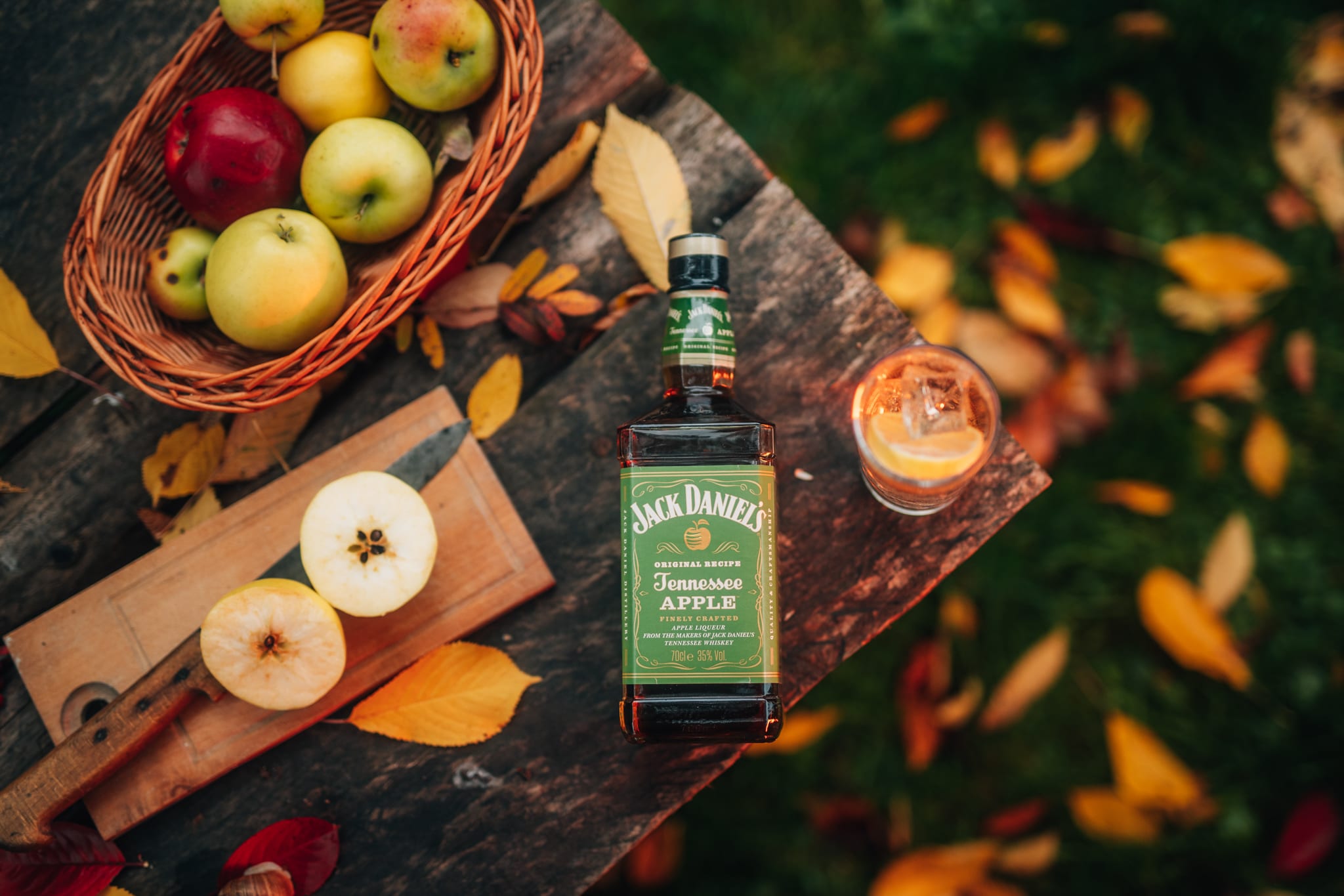 Kenjistudio - Flatlay produktová fotografie - Jack Daniel's - produktový fotograf - Jihlava - Vysočina