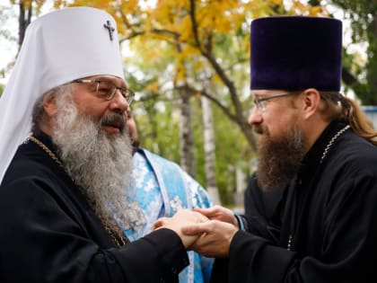 В праздник Рождества Богородицы митрополит Кирилл и митрополит Евгений совершили Божественную литургию в Вознесенском архиерейском подворье