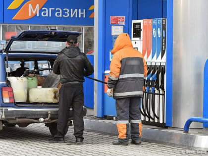 Эксперты не исключили снижения цен на бензин из-за санкций Запада