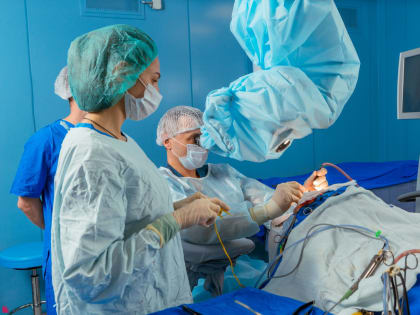 Свердловские врачи спасли беременную пациентку с кровоизлиянием в мозг и её малыша