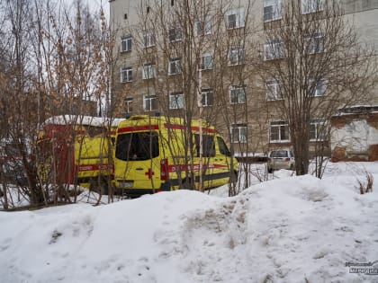 Екатеринбурженец мучился кровавой рвотой из-за длительного ожидания скорой помощи