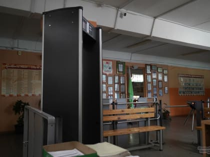 Защитили от террора: в школы Екатеринбурга готовы вызвать группы быстрого реагирования