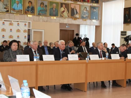 Виктор Якимов поздравил депутатский корпус Каменска-Уральского с принятием муниципального бюджета на 2024 год