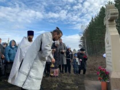 В День памяти жертв политических репрессий в храмах Екатеринбургской епархии совершены заупокойные богослужения