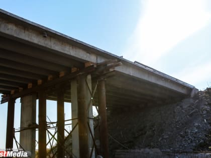 В Свердловской области на ремонт дорог и мостов выделили около 2,7 миллиардов рублей