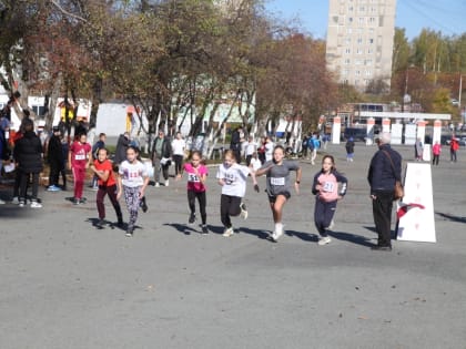 Легкоатлетический кросс в Первоуральске: дань памяти герою