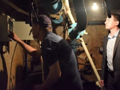 Депутат Думы Булычев Д. С. совместно с заместителем главы Барановым К. Г. помогли жительнице решить проблему с низким давлением в сети ХВС