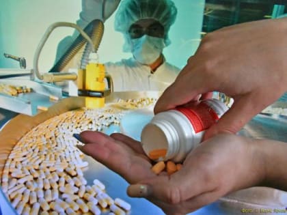 В поликлиниках и аптеках будут принимать просроченные лекарства от населения