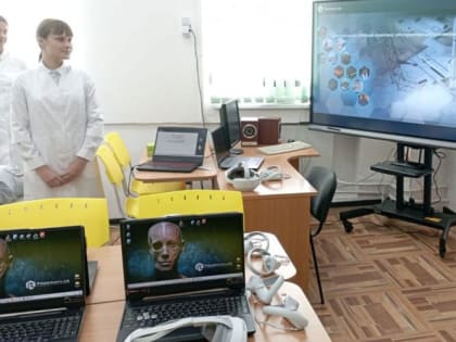 Свердловские школы получат 90 млн рублей на создание медклассов по инициативе Евгения Куйвашева