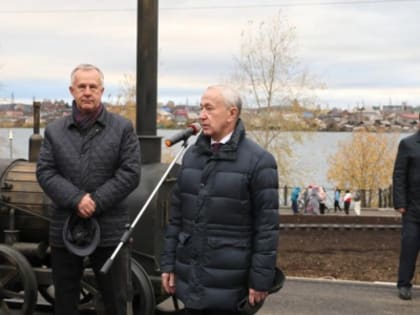 Михаил Ершов и Вячеслав Погудин поздравили тагильчан с открытием сквера у Нижне-Выйского пруда